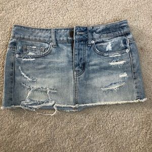 American Eagle mini-skirt